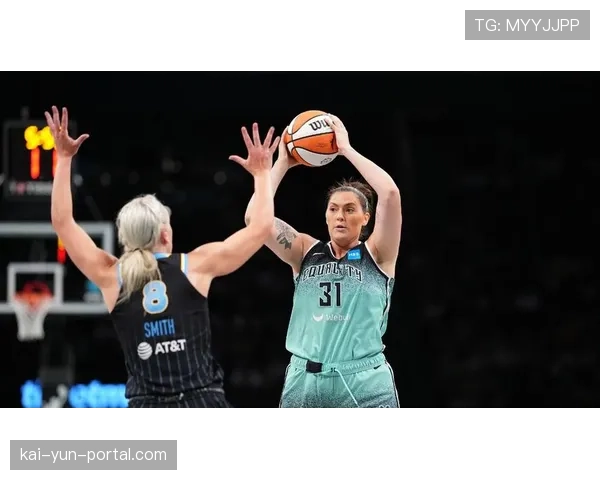 纽约自由人背靠背作战，客场102-94战胜芝加哥天空，萨布丽娜·约内斯库命中7记三分